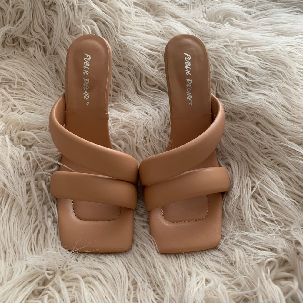 Heels - Picture 5 of 5